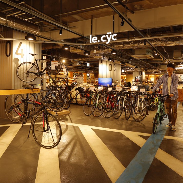 自転車専門店『ル・サイク』では、さまざまな種類のレンタサイクル をラインナップ。気に入った自転車と同じものを次の自分の愛車に、 なんていうのもアリ。10:00～20:00。☎029-846-3192