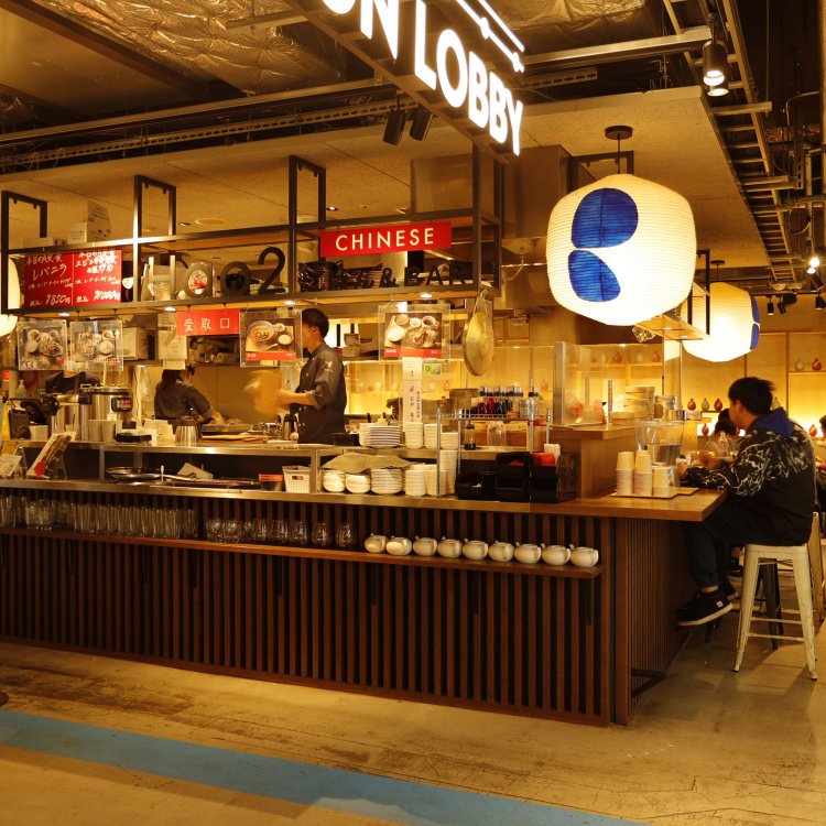 『ハオツー中 華料理』はスタンド式で本格中華が味わえる。 11:30～22:00。☎029-825-0802