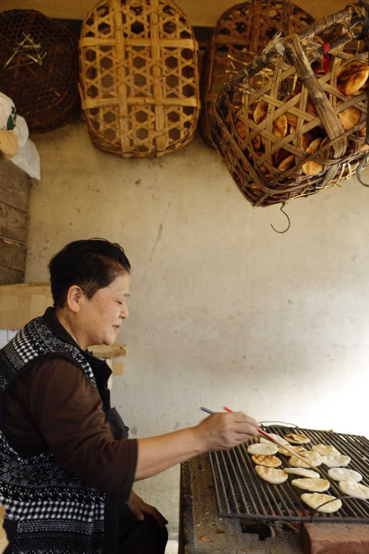 にしくらの手焼せんべい