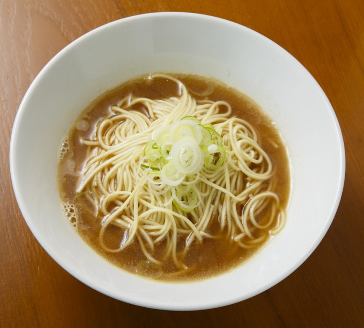 中華そば600円。