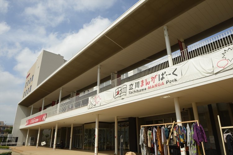 旧庁舎を利用した「立川市子ども未来センター」の2階にある。運営するのは民間企業。