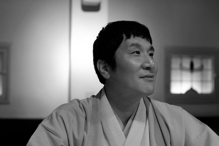 落語家・瀧川鯉八インタビュー 「無根拠な自信に、常に薪をくべている」