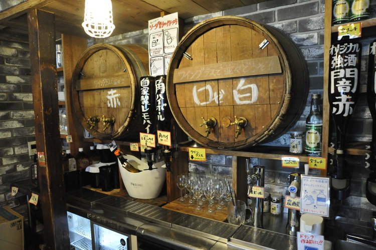 セルフドリンクは申告制なので、1杯注いだらスタッフに報告を。