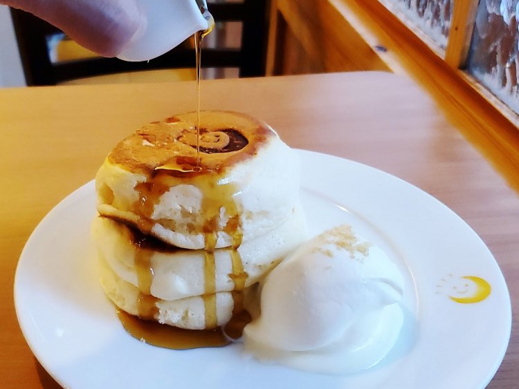 超人気パンケーキ店から銭湯気分のカフェまで楽しい街を歩く～黒猫スイーツ散歩北千住編まとめ～