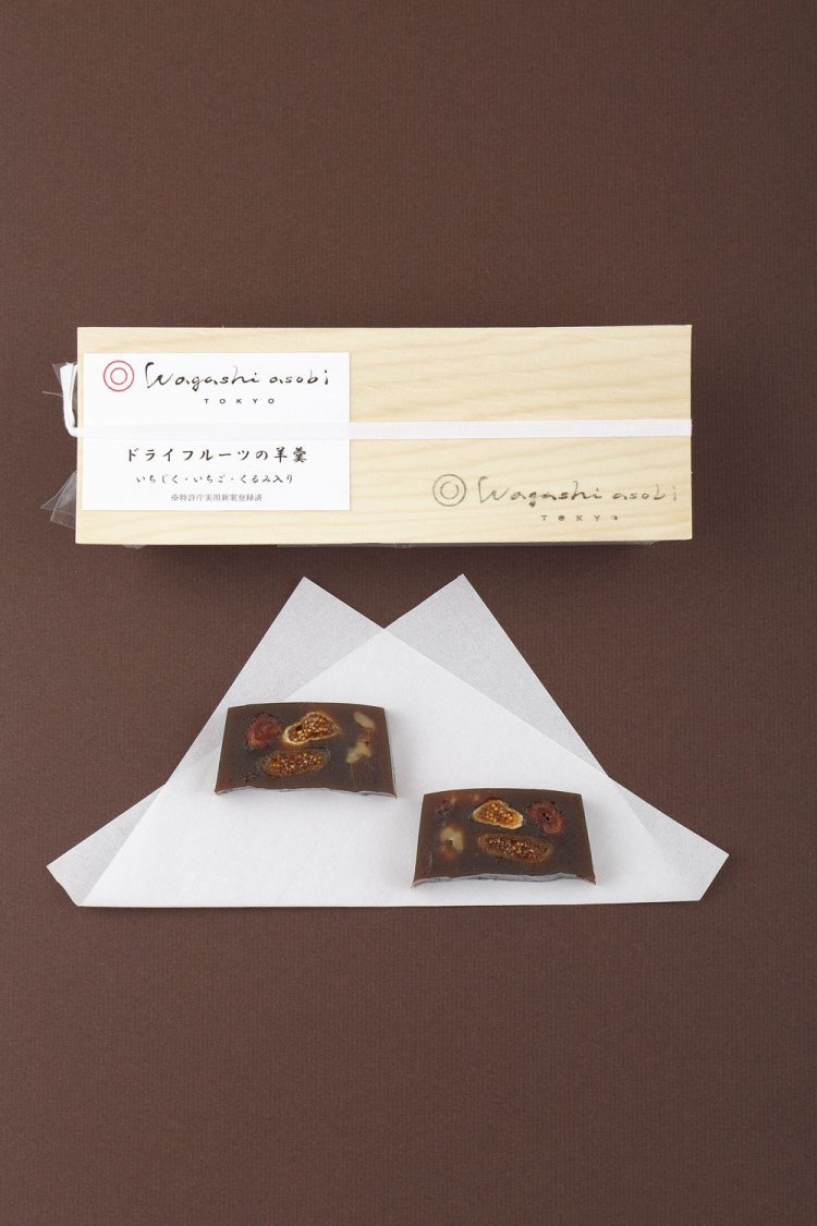 1棹2300円。お茶好きあんこ好きお酒好きが大喜び！