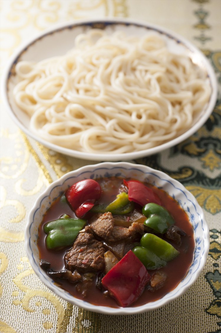 タリムラグメン(大)1320円。麺1本の長さは人間の腸ほど!