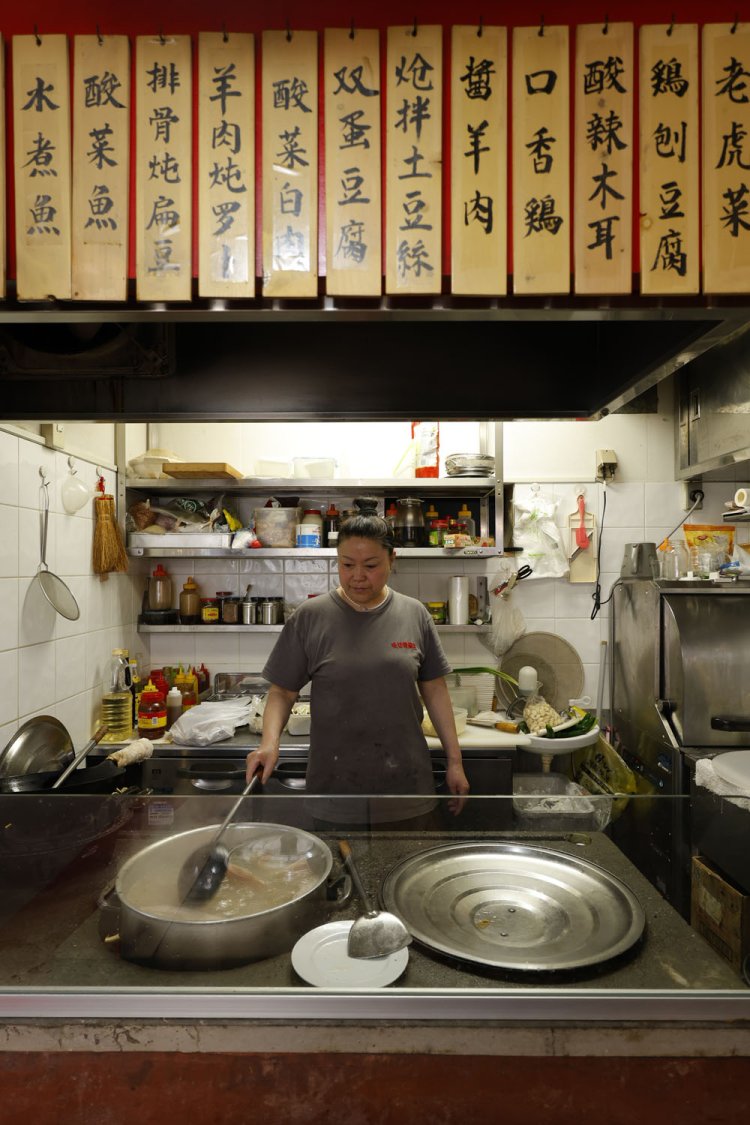 オープンキッチンでライブ感を演出。