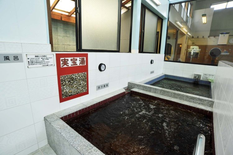 生薬配合の漢方薬湯は体の芯から温まり、湯冷めしにくい。