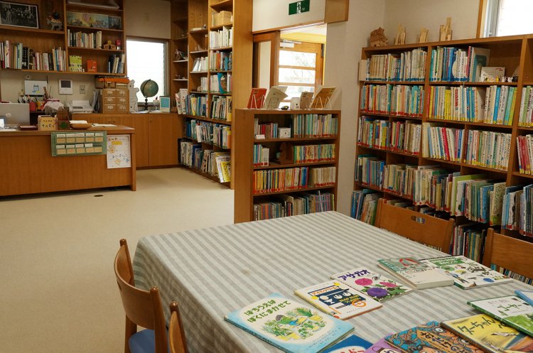 その活動を引き継ぎ、毎週土曜日に開室する。