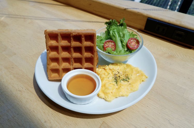 モーニングセット 455円（税抜）※ドリンクもセット。