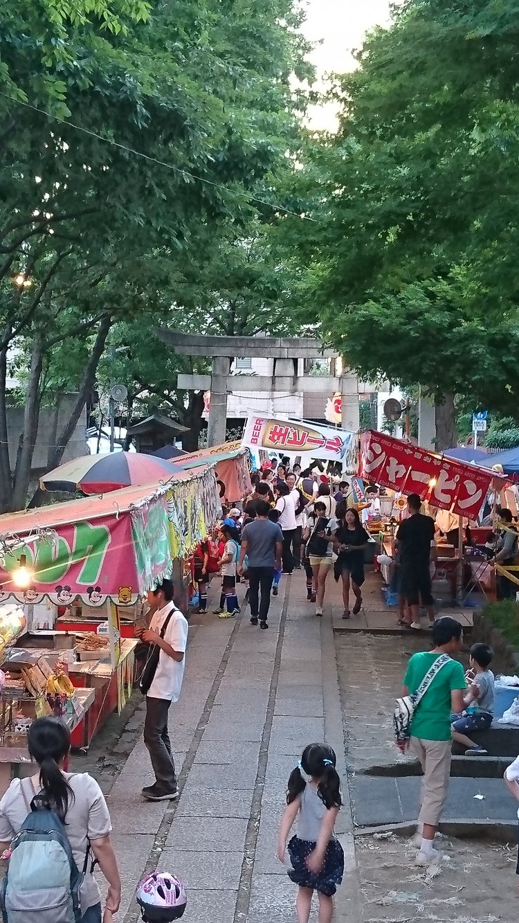 地域の祭りとして愛されている例大祭。この祭りが終わると季節も夏へと移り変わる。
