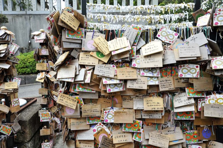 絵馬を読むと、関ジャニ∞関連の願い事も多く、ファンが訪れていることがわかる。