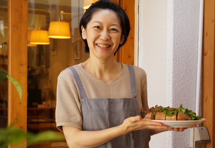 この日も開店前の準備に追われていた斎藤さん。