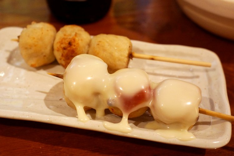 つくねのプレーン140円とイタリアン190円。