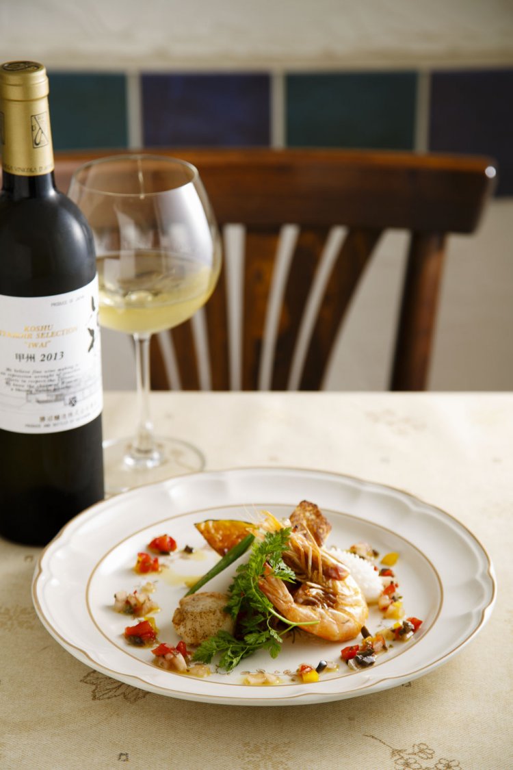 海の幸のソテー盛り合わせ1880円。