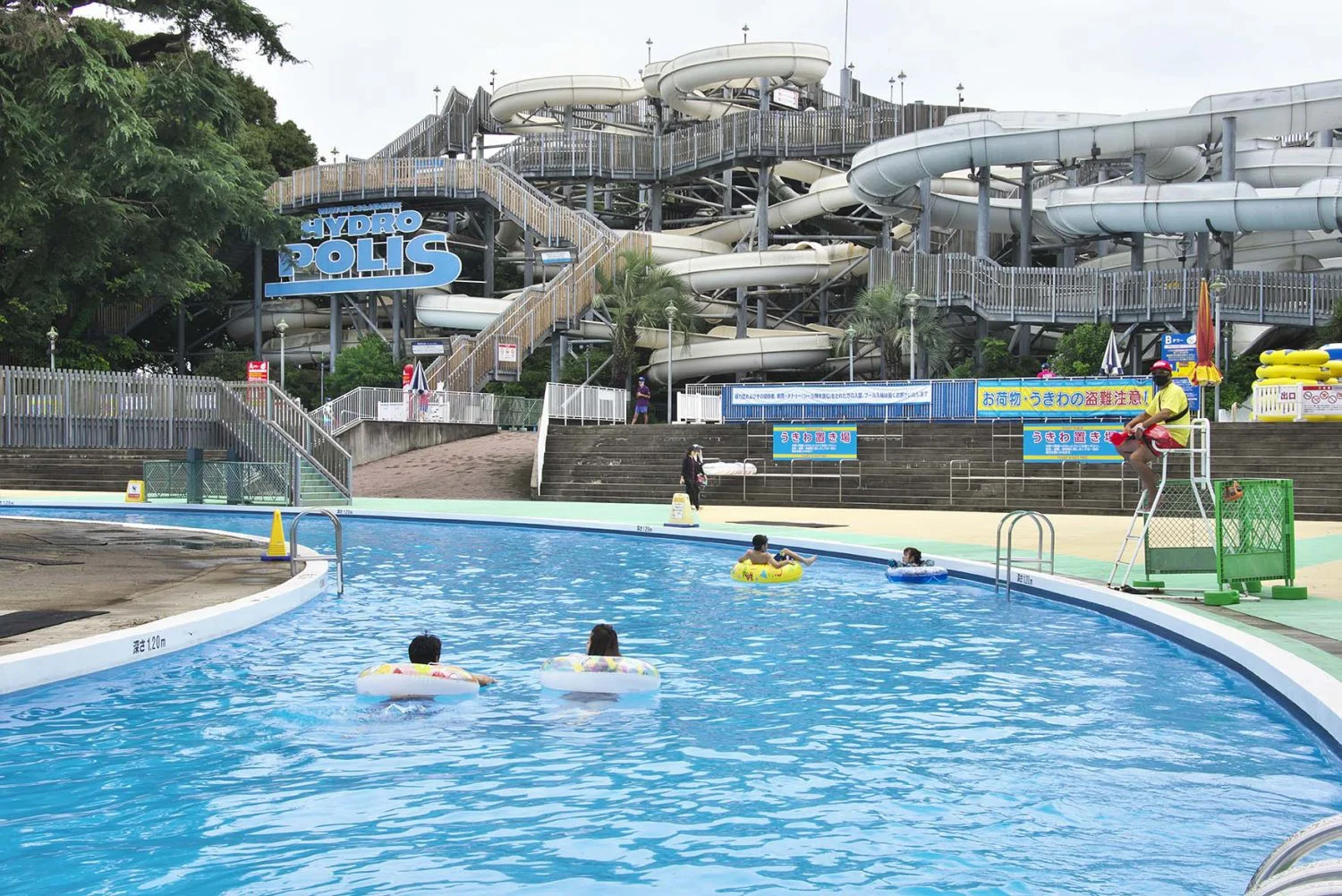 フライングパイレーツ 流れるプール イーグル メリーゴーラウンド 閉園する としまえん の100年に及ぶ歴史と歴代人気アトラクションを総ざらい さんたつ By 散歩の達人