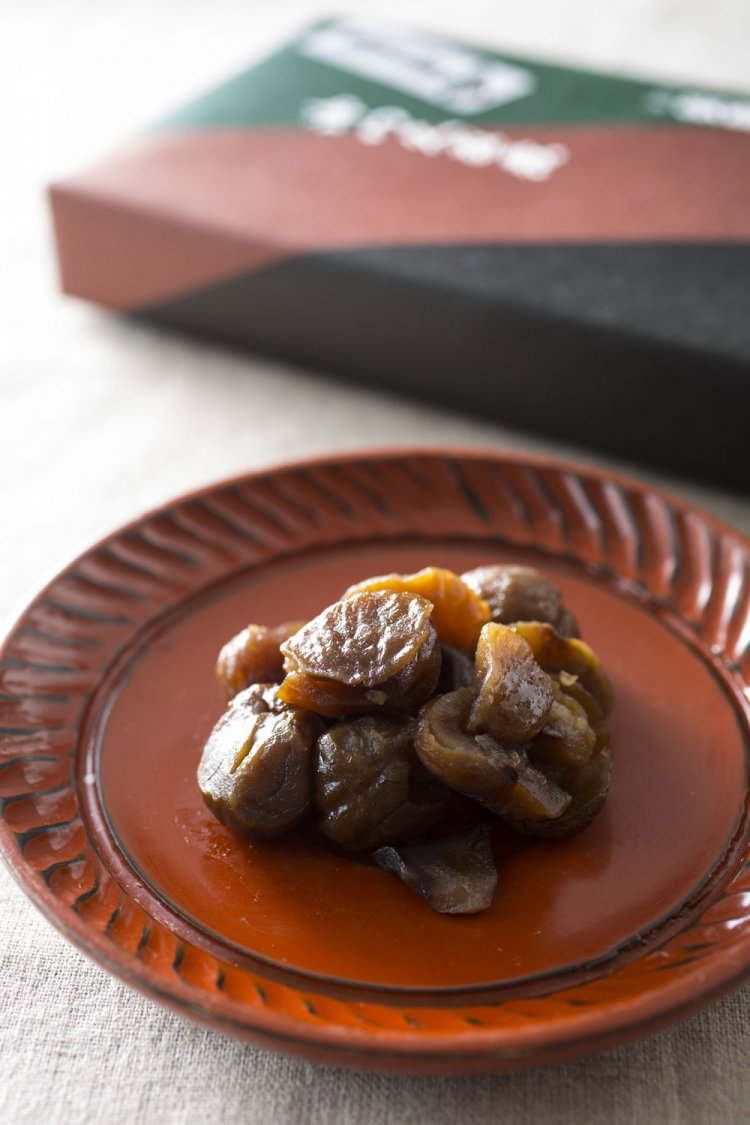 甘栗煮、1パック150g入り443円。賞味期限は冷蔵で15日。