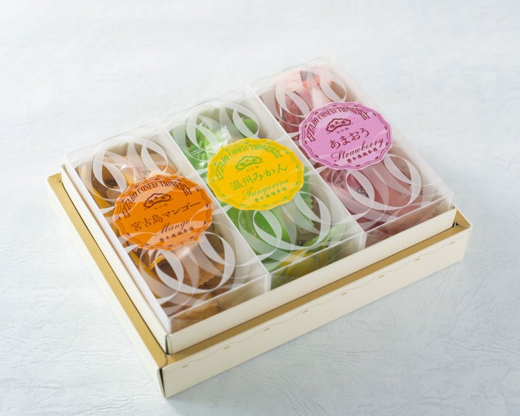 1種類12個入った透かし箱の3本入りセット。