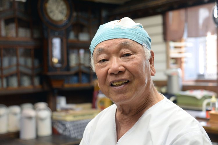 3代目の沼田淳二郎さんは坂本九と同級生。昔話を語ってくれた。