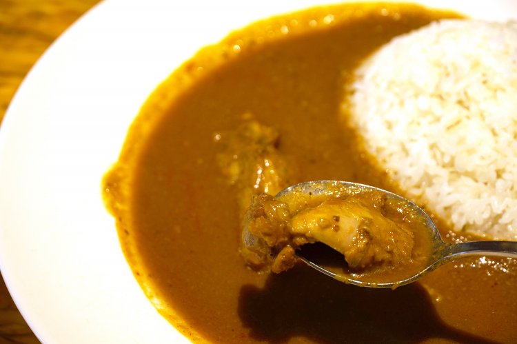 骨付きチキンの絶妙なやわらかさ。