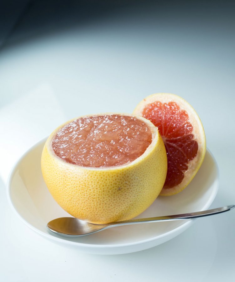 デラックスグレープフルーツゼリー、1個(約200g)756円。賞味期限は製造日から4日（冷蔵）。