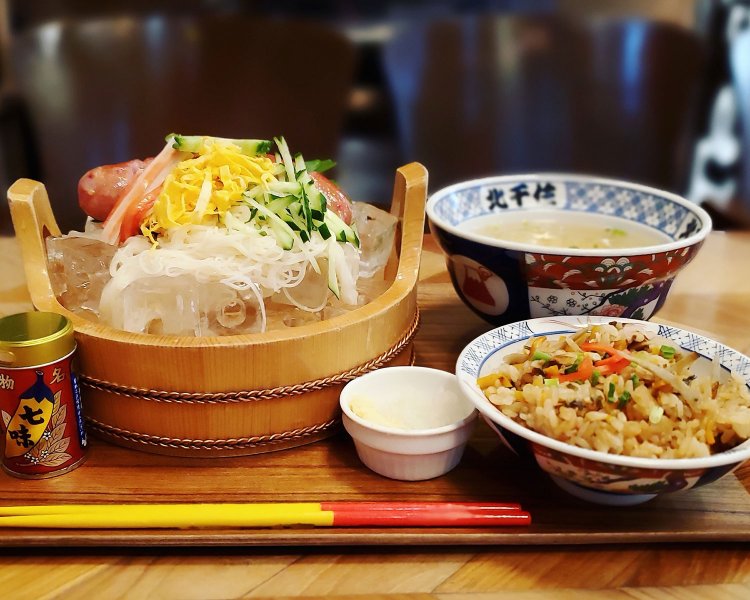 沖縄ソーメンドッグ 1,000円（税別）。