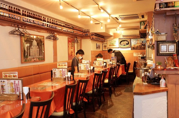 通路にも余裕があって、ベビーカーもOK。