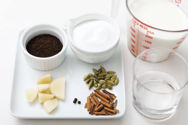 ショウガの量は季節ごとに変えているそう。Bの水はミキサーが回る分量で調整を。