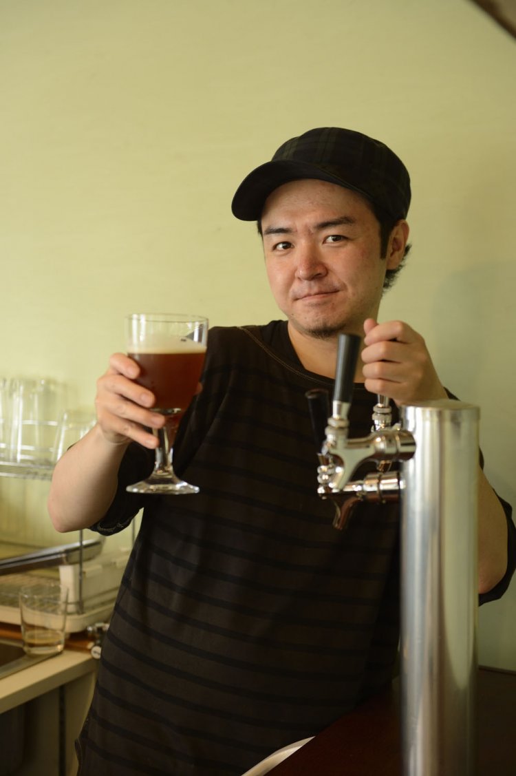 店主の尾形廣さんはアイリッシュ音楽のミュージシャンでもある。