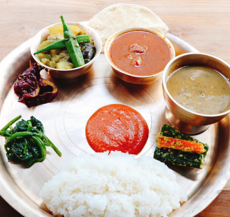 一番人気のダルバートノンベジ1750円 (外税)。