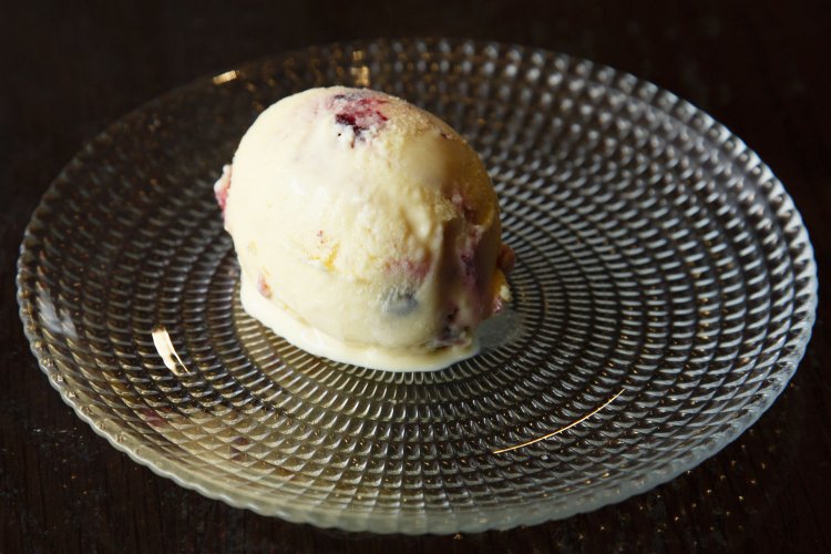 マスカルポーネのセミフレッド400円。