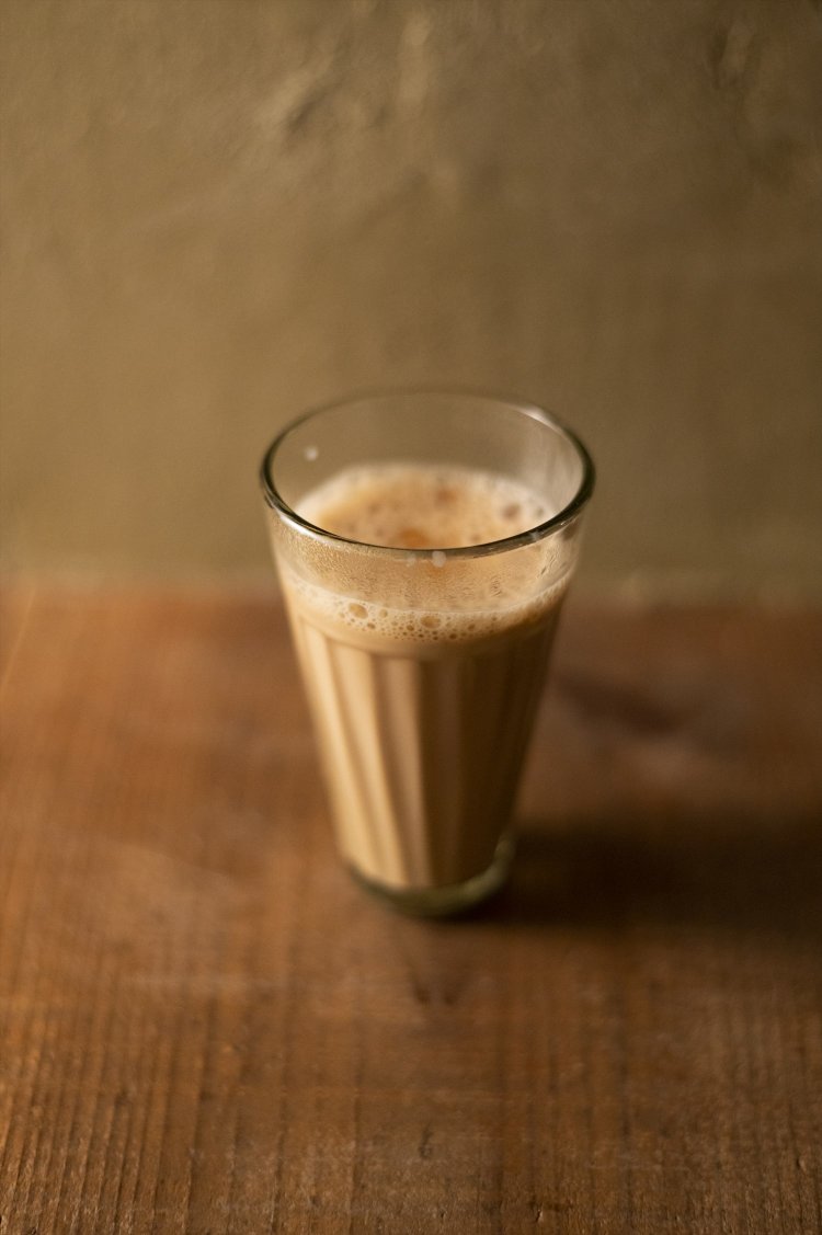 【現地の一品】チャイ300円。（冷）400円もあり。