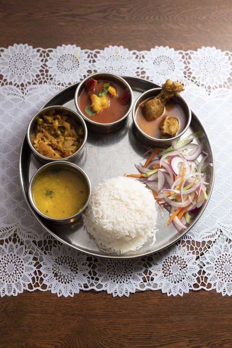 ランチセット1200円にカレー 300円を追加。