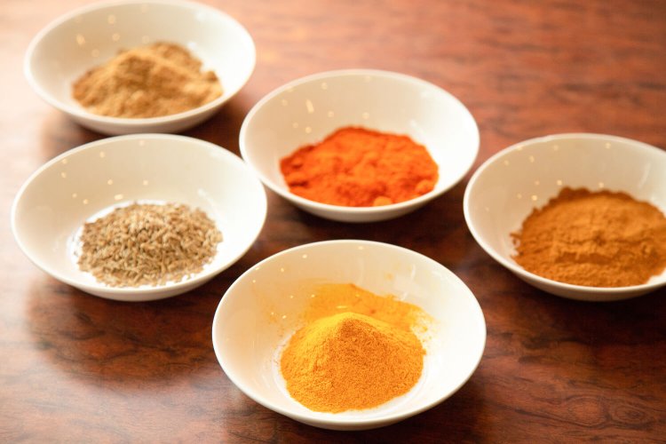 コリアンダーやクミン、ターメリックなど4種に独自のガラムマサラ。