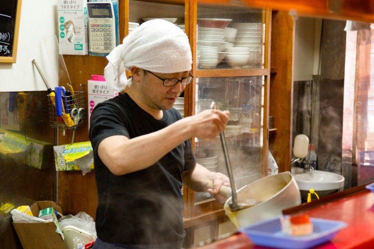 2011年の開業以前はデザイナーをやっていた深澤さん。ラーメンは独学で完成させた。