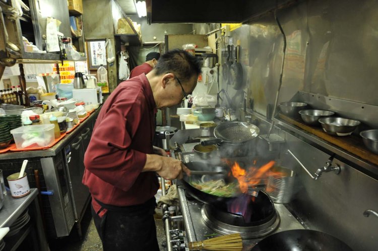 店主の鈴木さん。