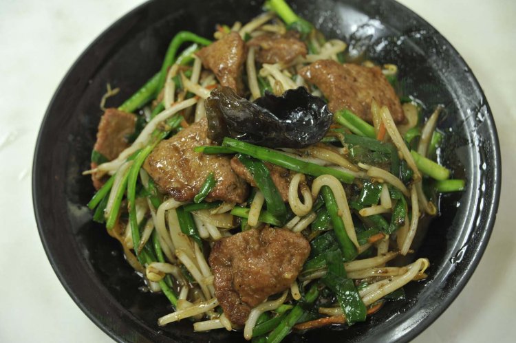 仕込みと下処理に時間をかけているのでレバーのおいしさが前面に出ている。