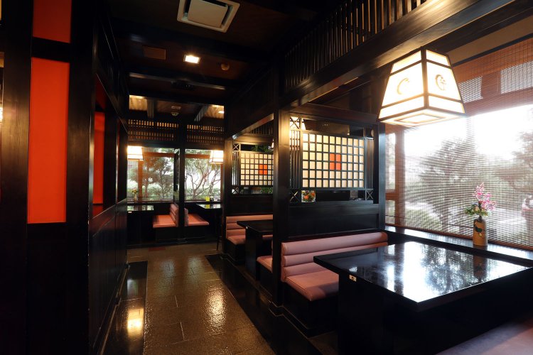 売店では「ソースかつ弁当」の名で販売。