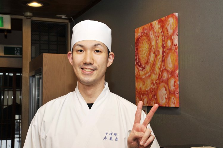 酒や料理に力を入れるスタイルは、「当初は父に反対されましたが、今では認めてくれているようです」と話す吉田大祐さん。