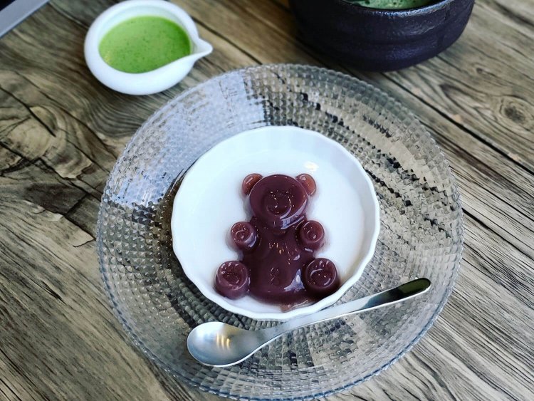 水ようかんアッフォガート 700円。