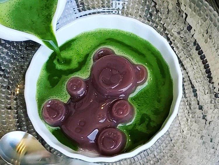 水ようかんアッフォガート 700円。