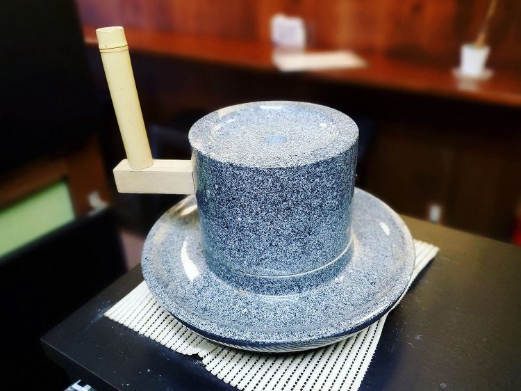 かぐらちゃかプチ　石臼