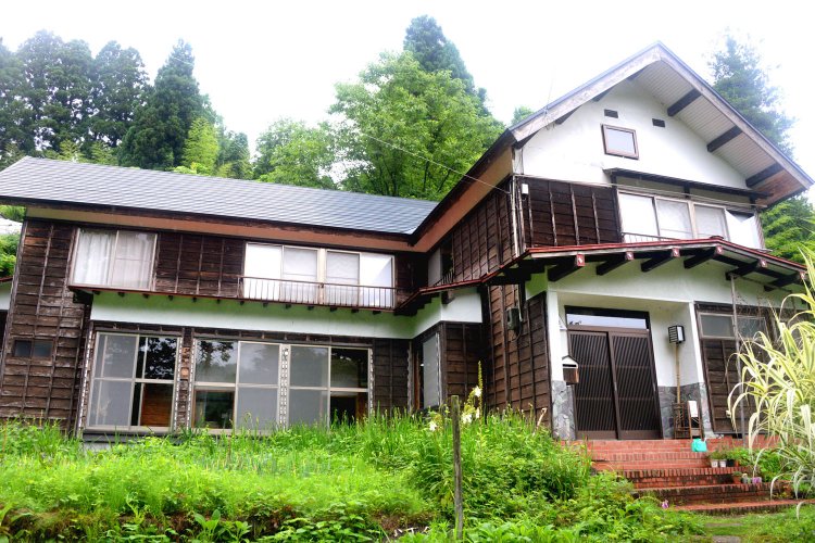 花火や夜の散歩など季節を感じるイベントはユースホステルならでは。