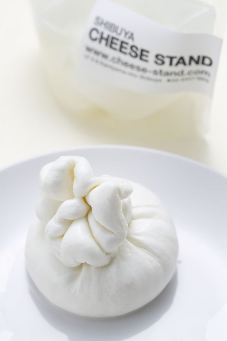 東京ブッラータ1080円。消費期限は5日間。