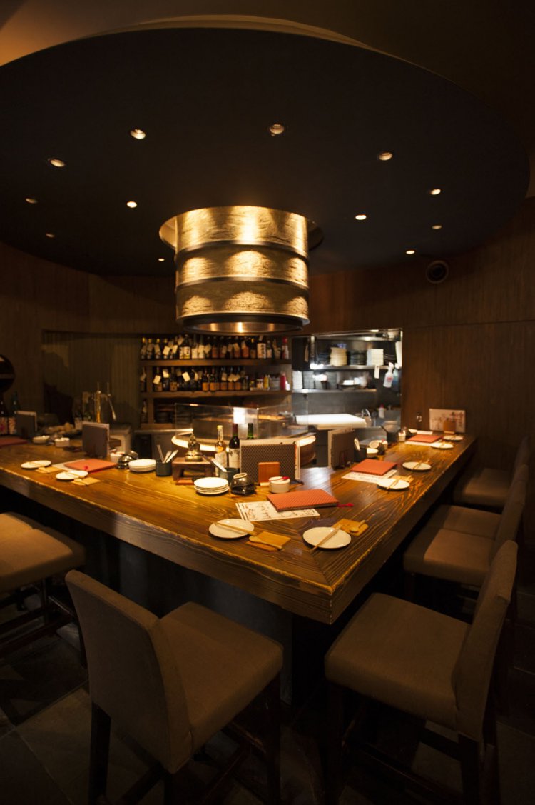 1Fカウンター席。