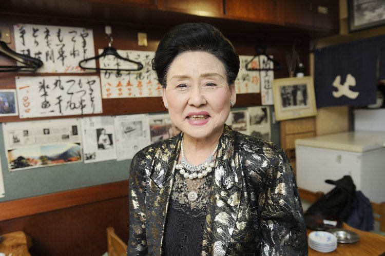 女将さんの気遣いもうれしい。夜は着物で接客。