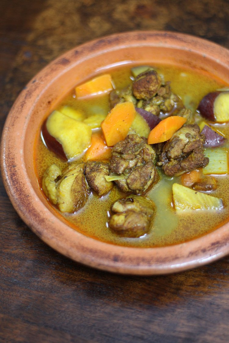 じゃがいもではなくサツマイモを使うカレーでした