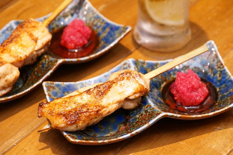 鮮やかなピンク色は紅芯大根のおろし。甘みの強い大根で、ポン酢とよく合う。