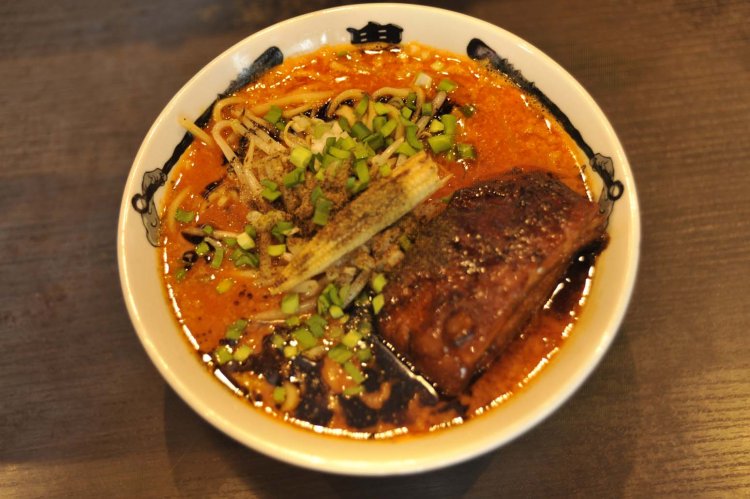 カラシビ味噌らー麺 鬼金棒 神田本店（からしびみそらーめん きかんぼう かんだほんてん）