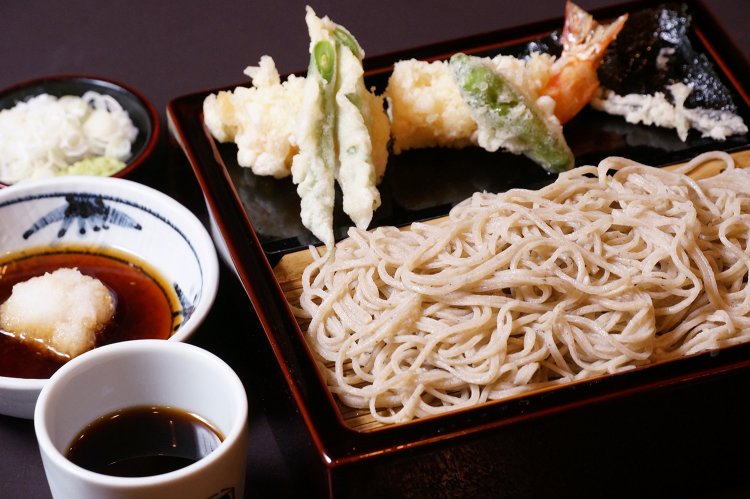 天せいろ2110円。 